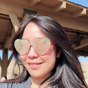 Meet your Posher, Cassandra